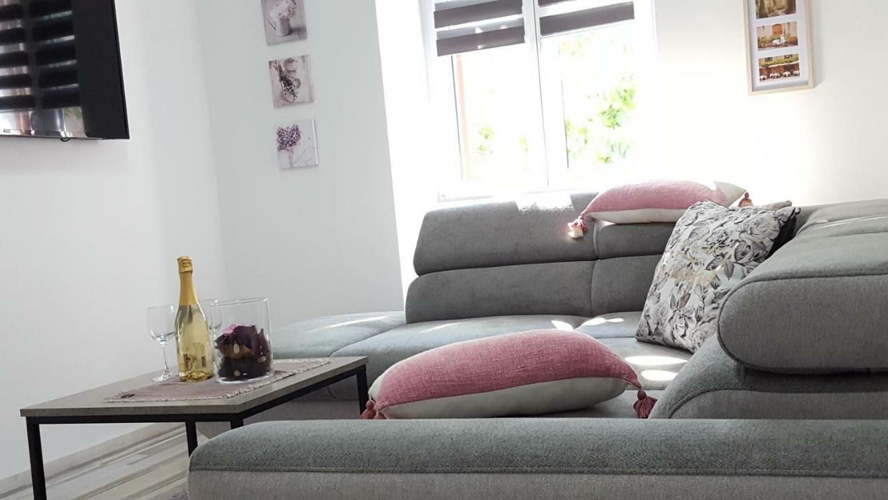 Apartment Imperia *** Пула Екстериор снимка