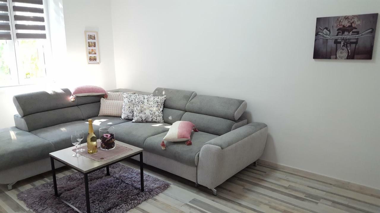 Apartment Imperia *** Пула Екстериор снимка